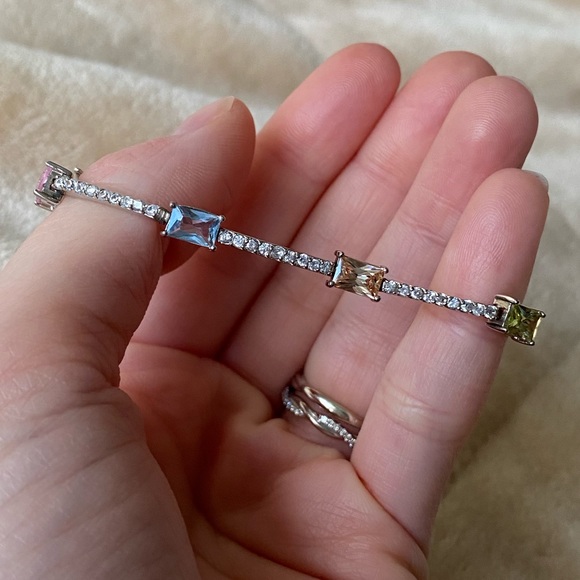 Jewelry - Elegant Multicolored Crystal Bracelet